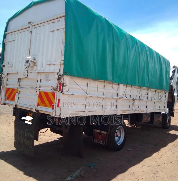 Isuzu FRR 90 Truck - thumbnail 3
