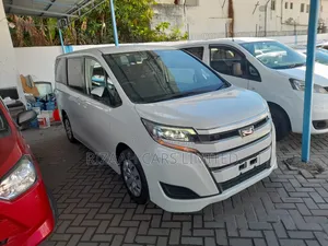 Toyota Noah 2018