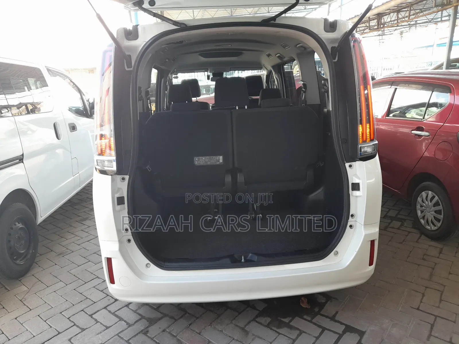 Toyota Noah 2018