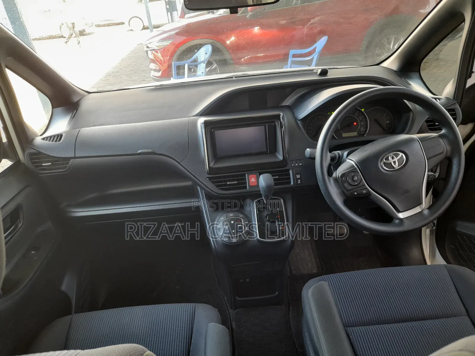 Toyota Noah 2018