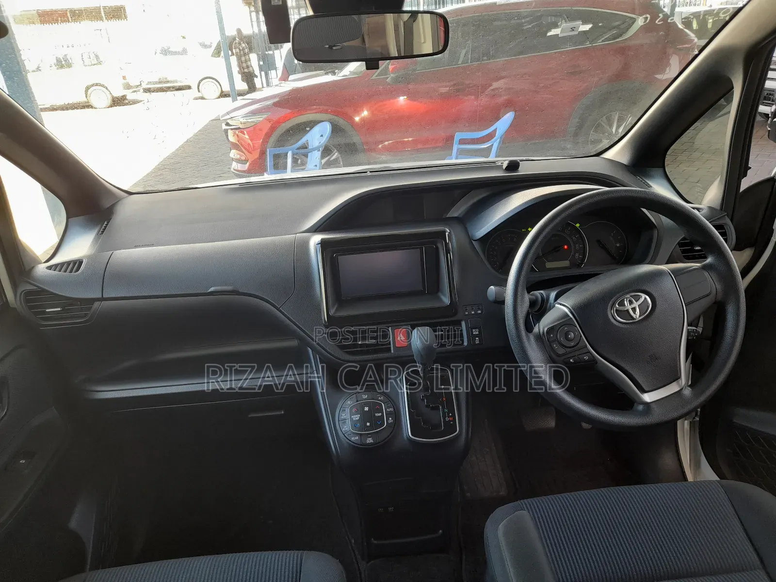 Toyota Noah 2018