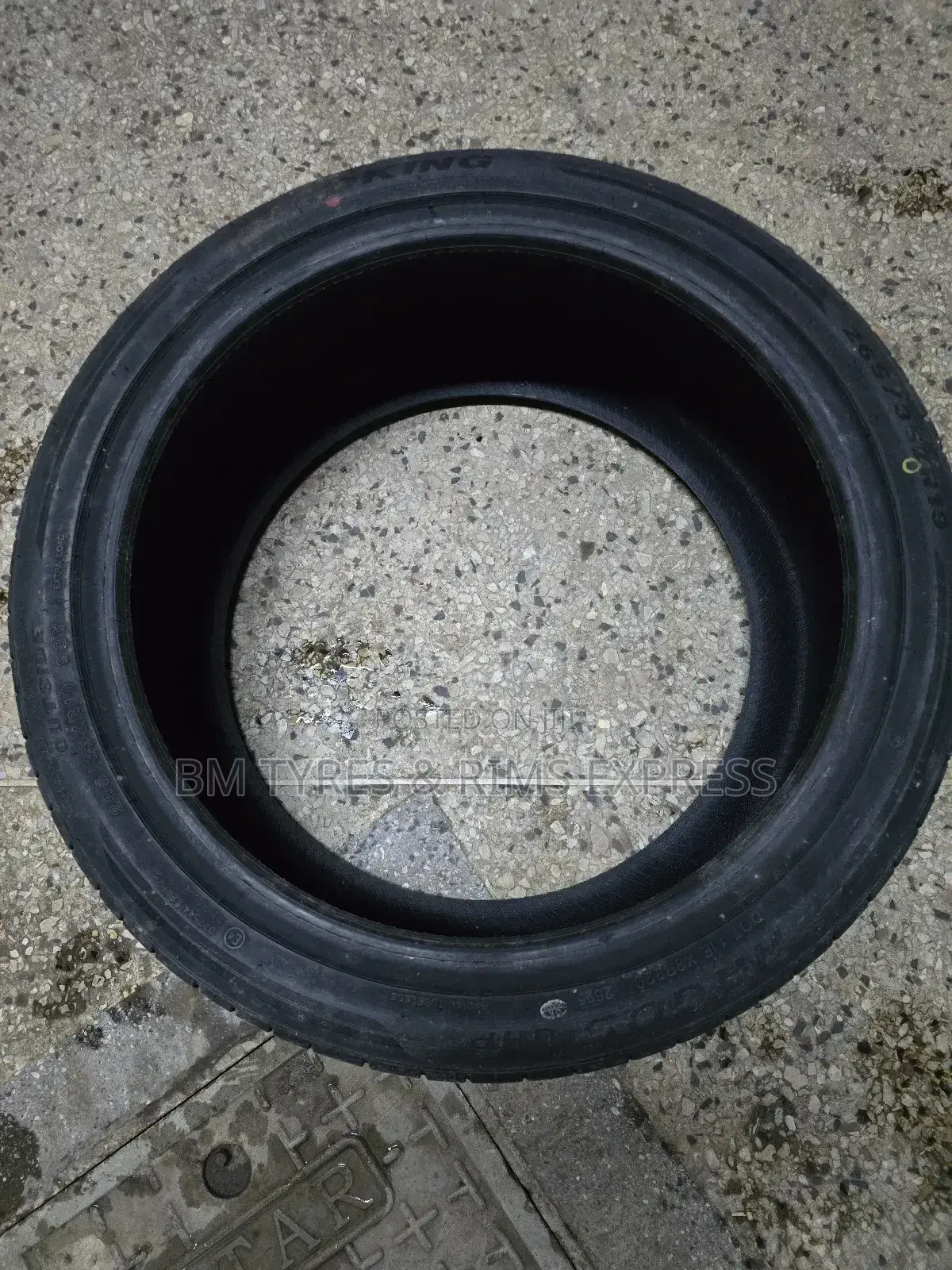 265 /35 R19 Roadking Tyres.