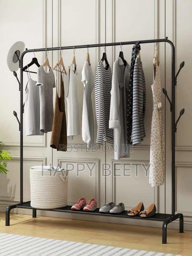 Floor Standing Rack With Movable Wheels - thumbnail 2