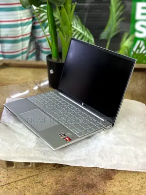 New Laptop HP Pavilion 13 8GB AMD Ryzen 7 SSD 256GB