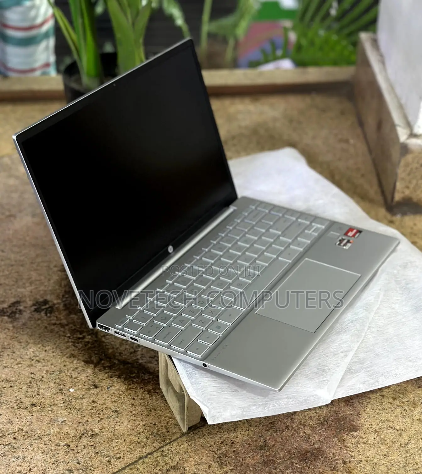 New Laptop HP Pavilion 13 8GB AMD Ryzen 7 SSD 256GB