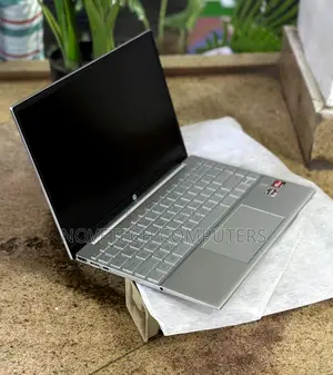 New Laptop HP Pavilion 13 8GB AMD Ryzen 7 SSD 256GB