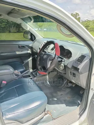 Toyota Hilux 2013 White