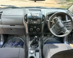 Isuzu D-MAX 2021 Gray