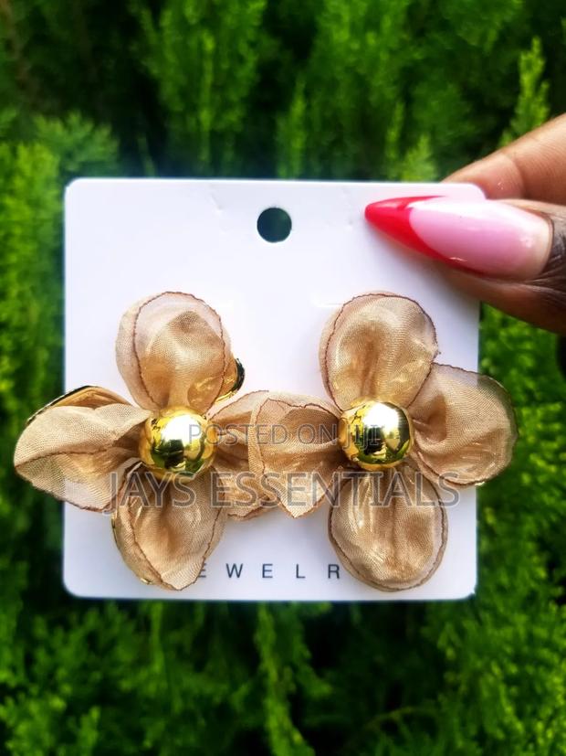 Bold and Unique Statement Earrings - thumbnail 9
