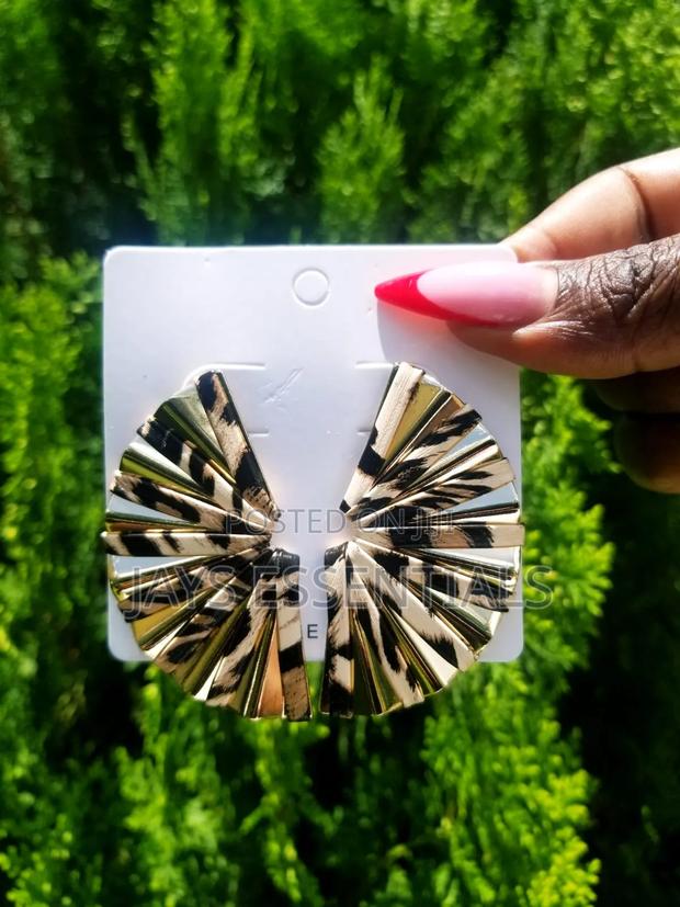 Bold and Unique Statement Earrings - thumbnail 11
