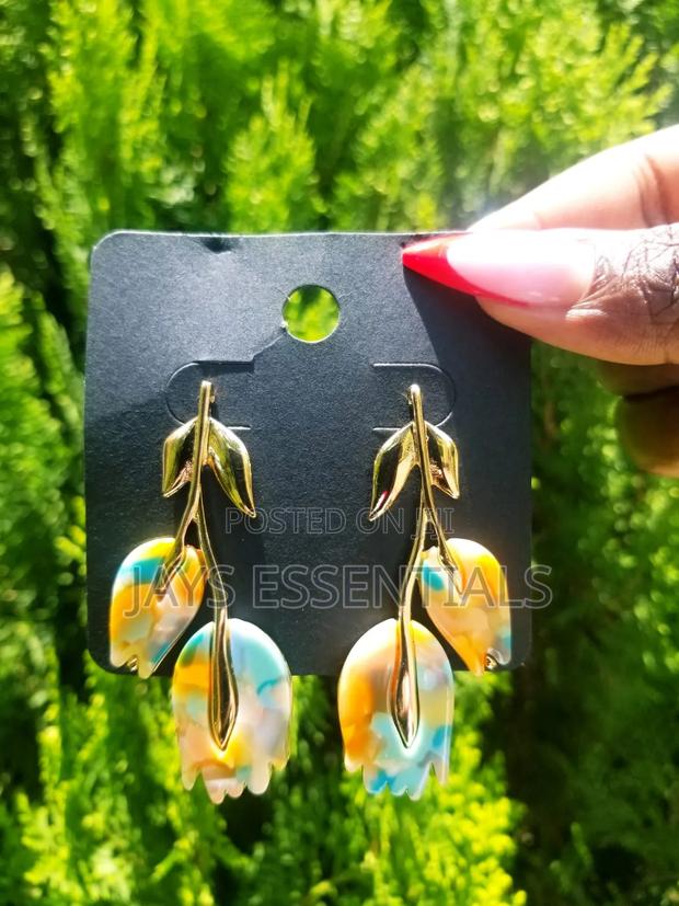 Bold and Unique Statement Earrings - thumbnail 12