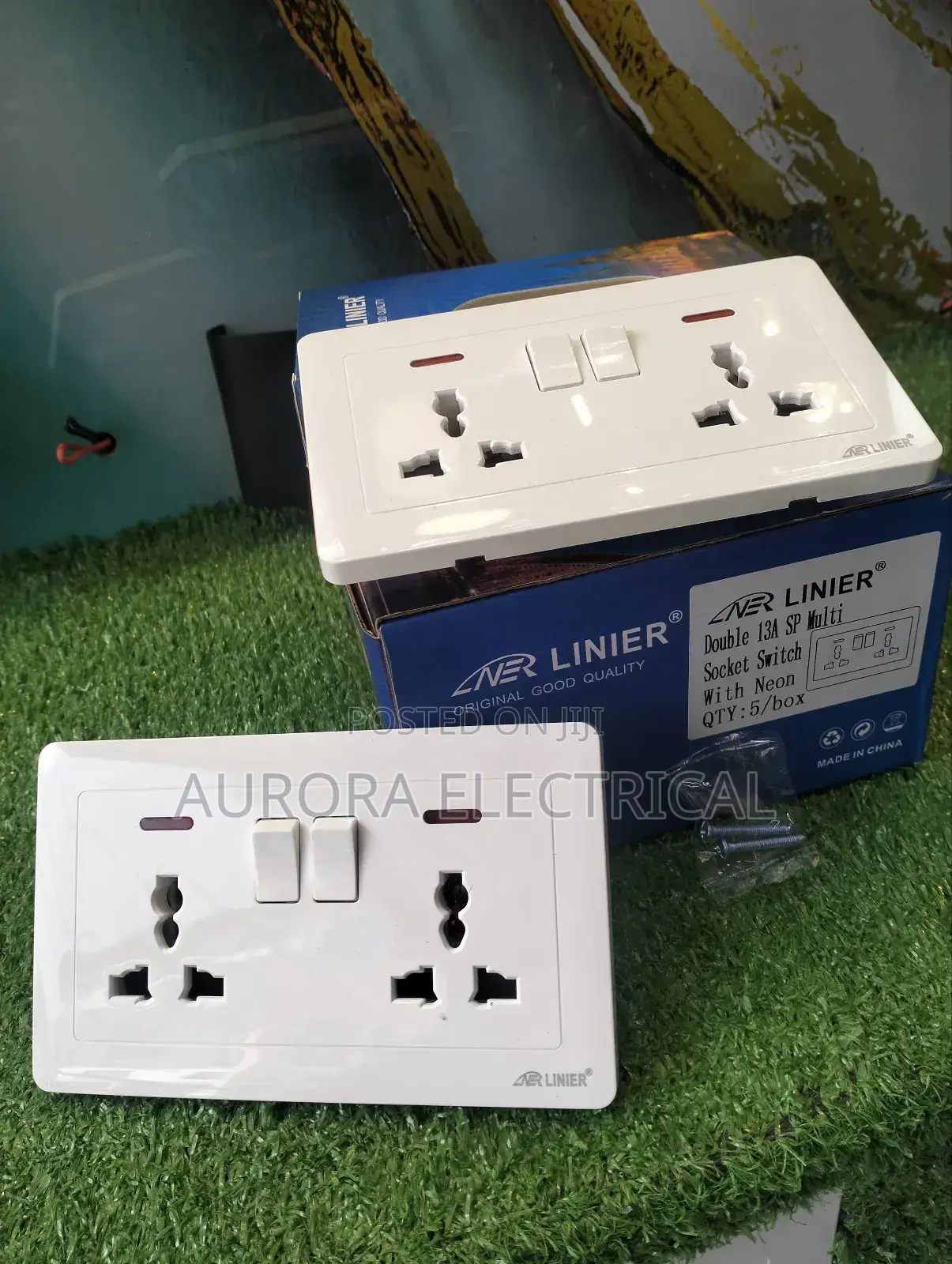 13a Universal Twin Socket