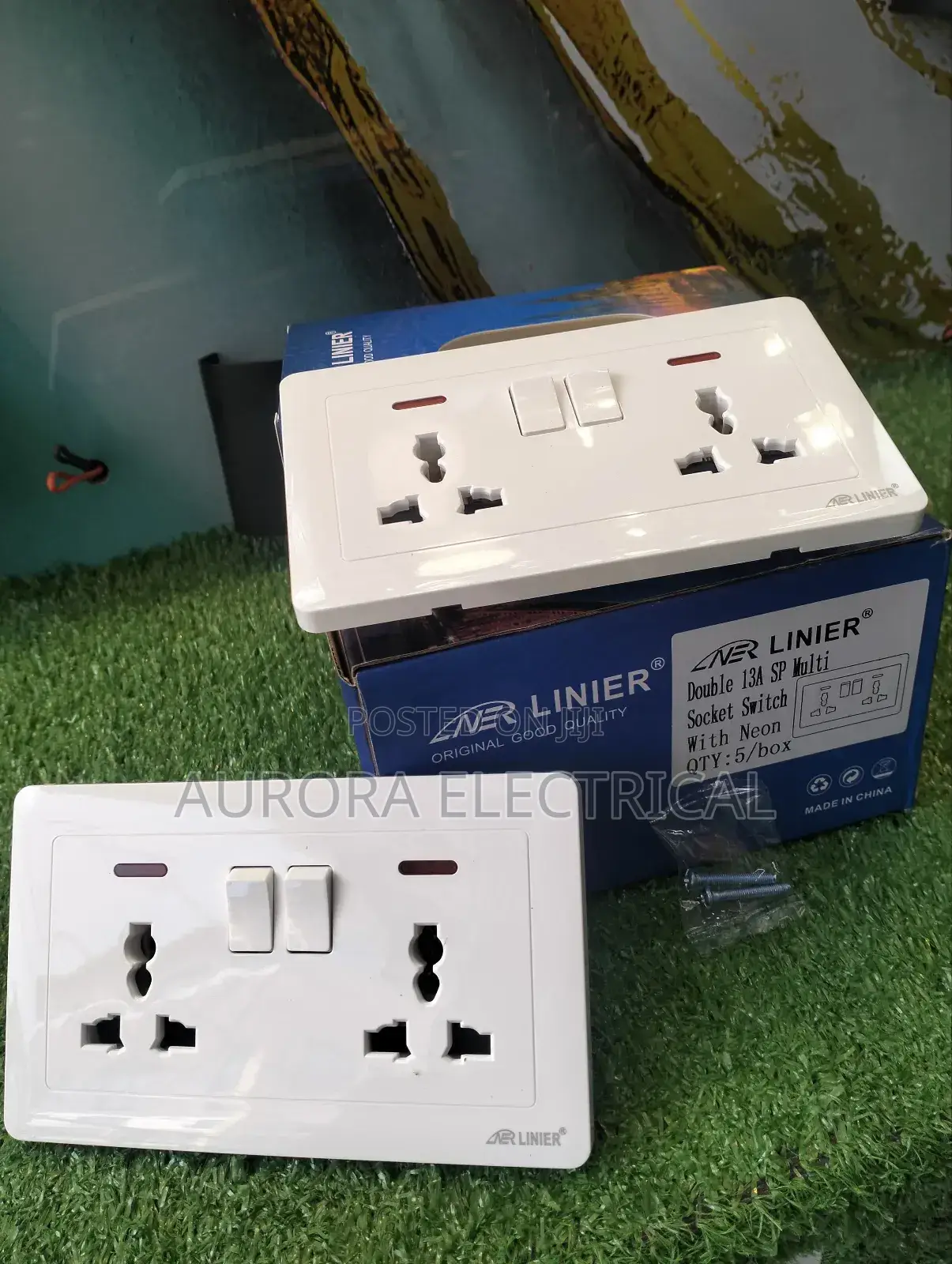13a Universal Twin Socket