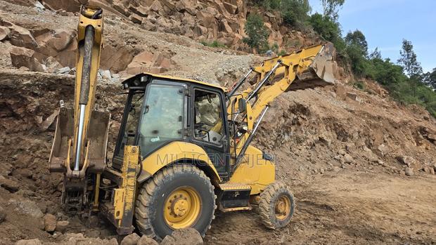 Backhoe Cat - thumbnail 2