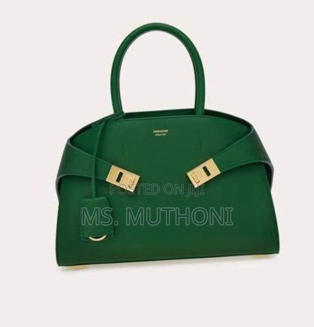 Salvatore Ferragamo Hug Handbag - thumbnail 5