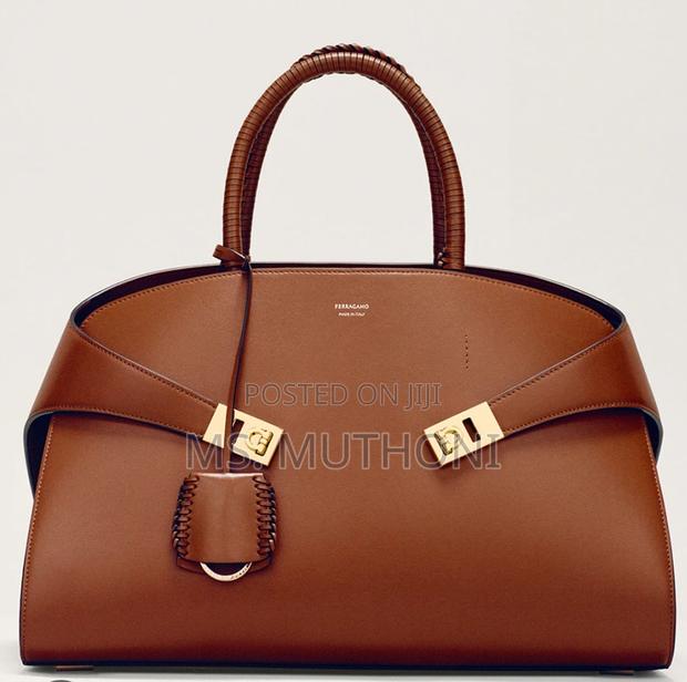 Salvatore Ferragamo Hug Handbag - thumbnail 4