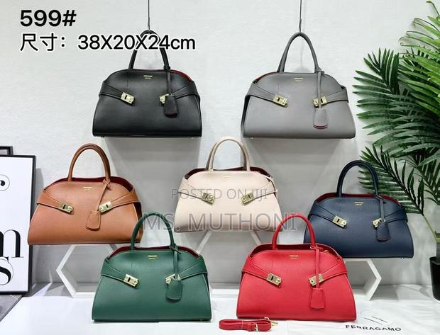 Salvatore Ferragamo Hug Handbag - thumbnail 3