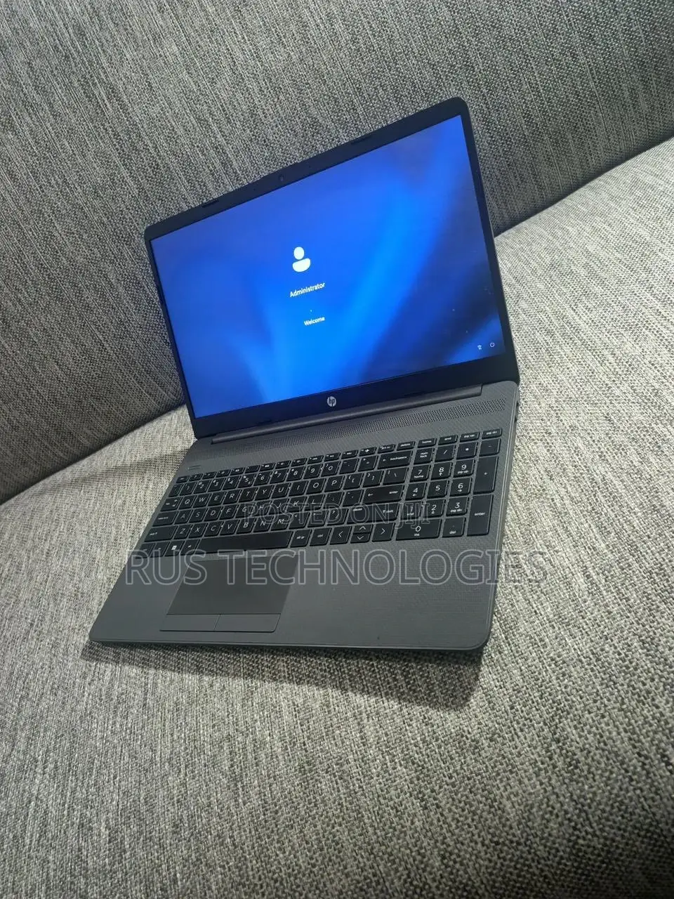New Laptop HP 250 G10 8GB Intel Core i5 SSD 512GB