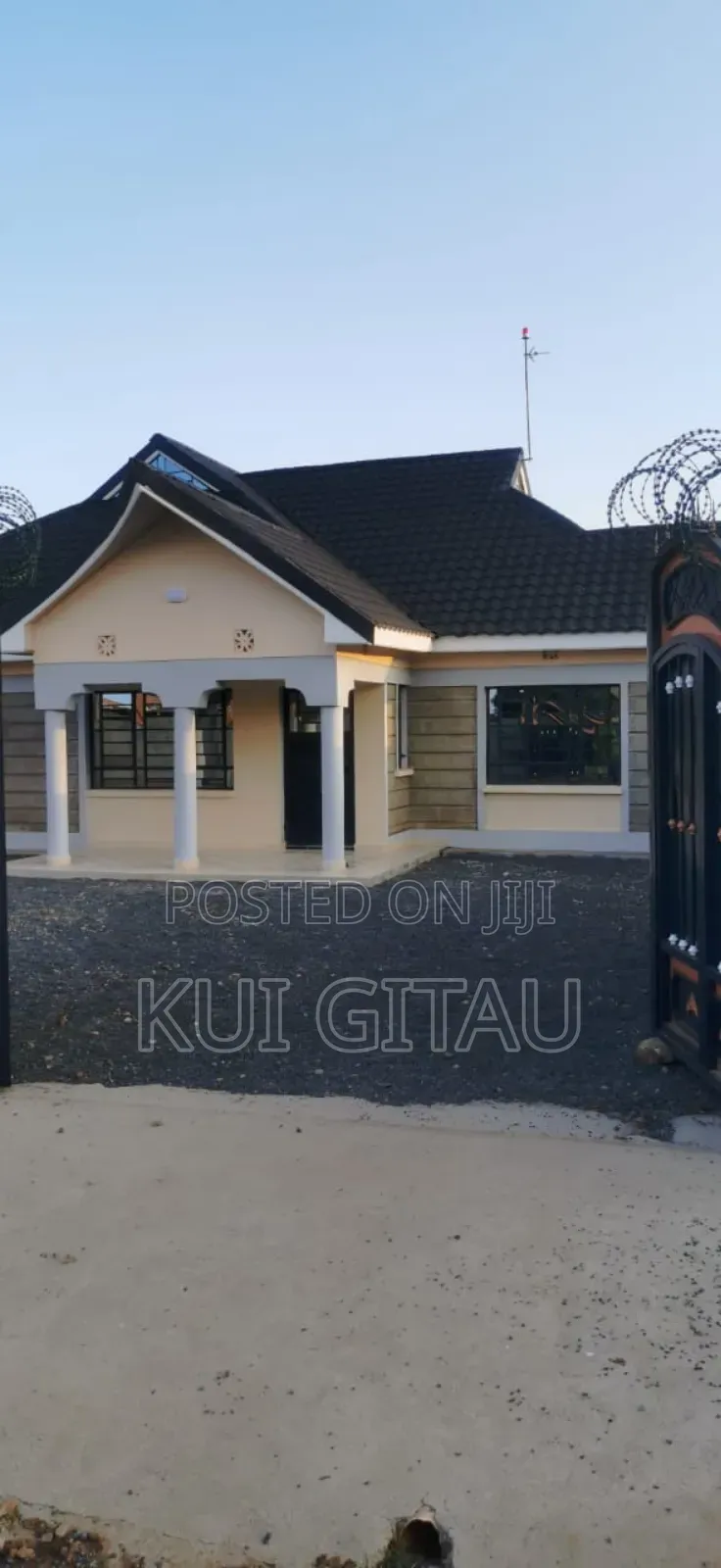 4bdrm Bungalow in Ngoingwa for sale