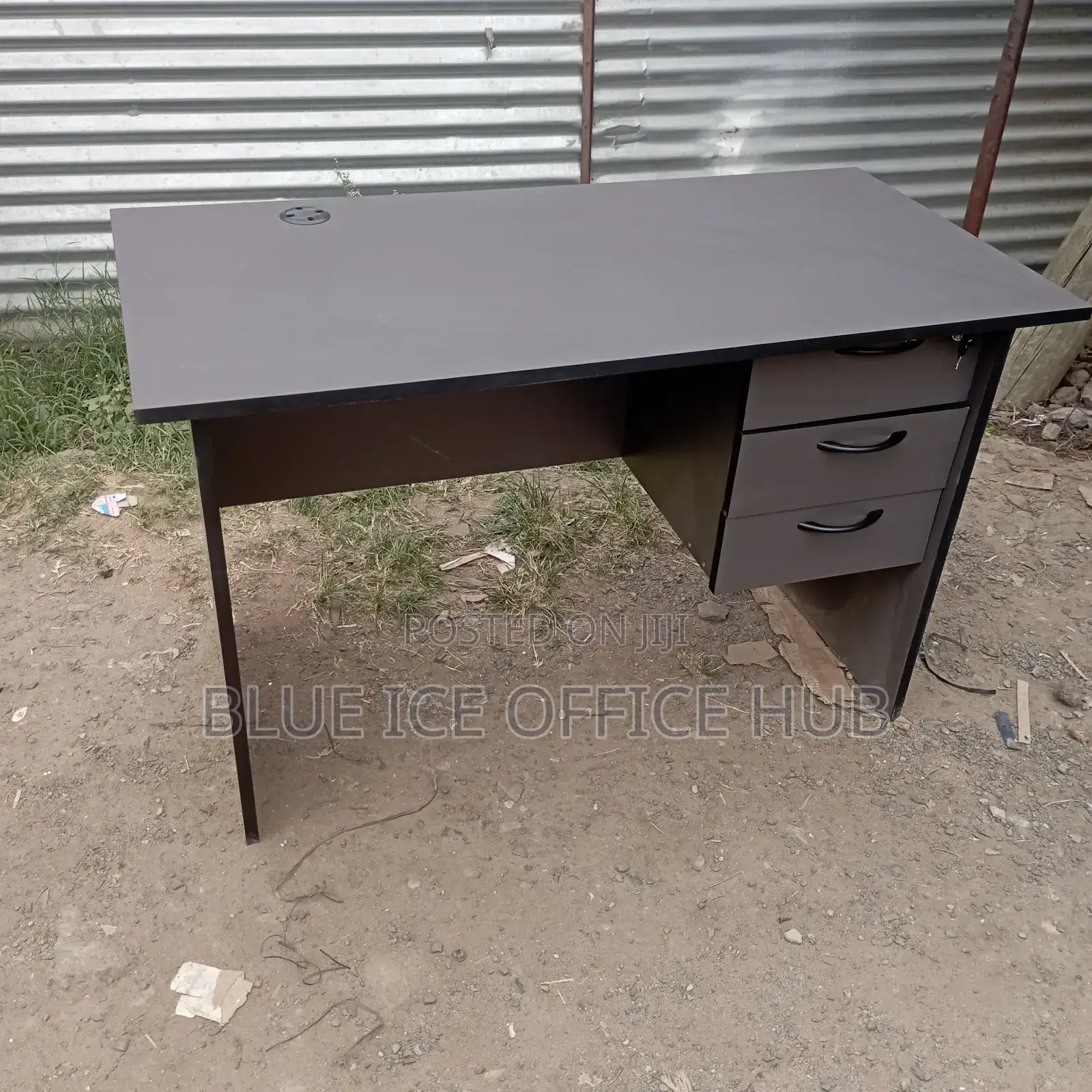 Durable Office Desk With Drawer