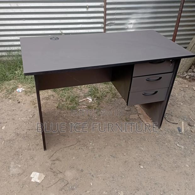 Durable Office Desk With Drawer