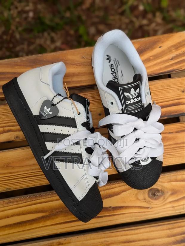 Adidas Superstar in Black and White Colourway