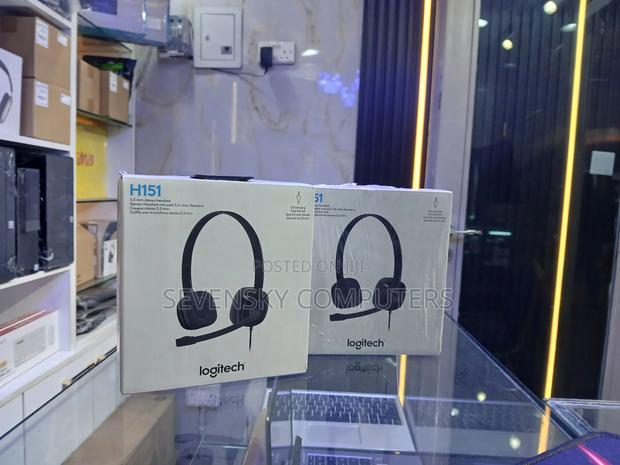 Logitech H151 Stereo Headset-Noise Canceling Microphone