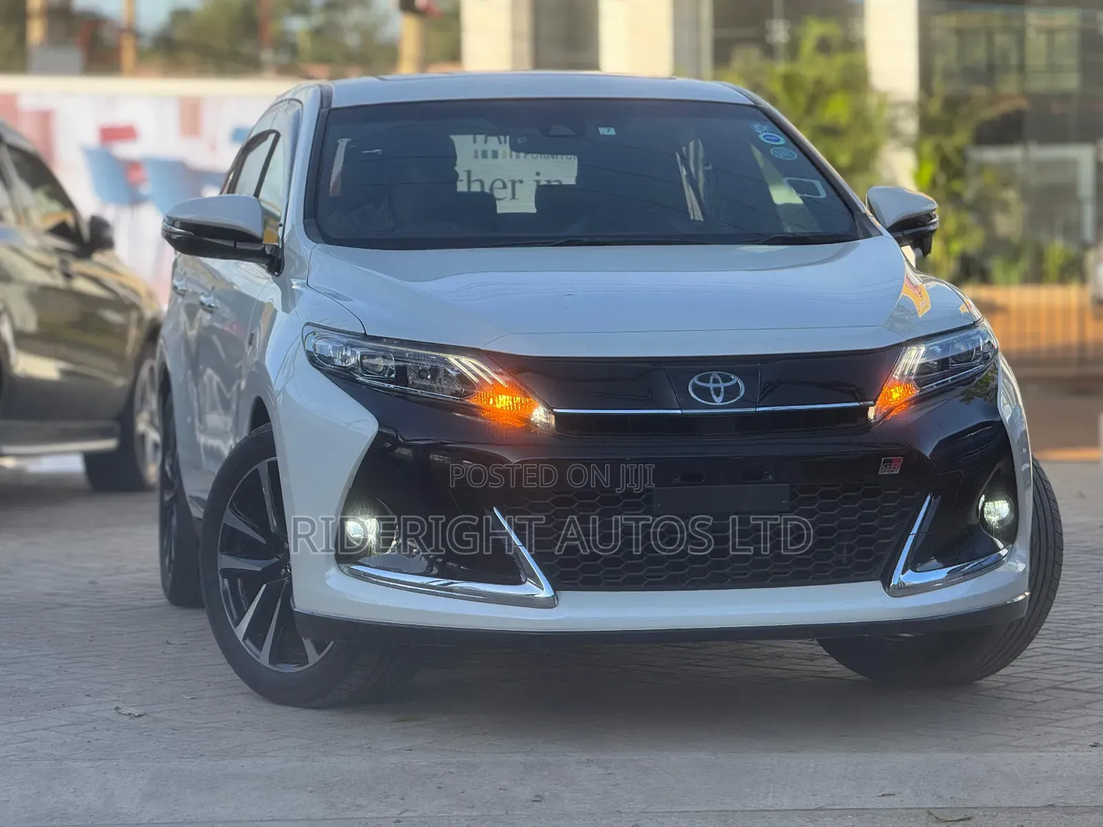 Toyota Harrier 2.0 Turbo GR Sport 2019 White