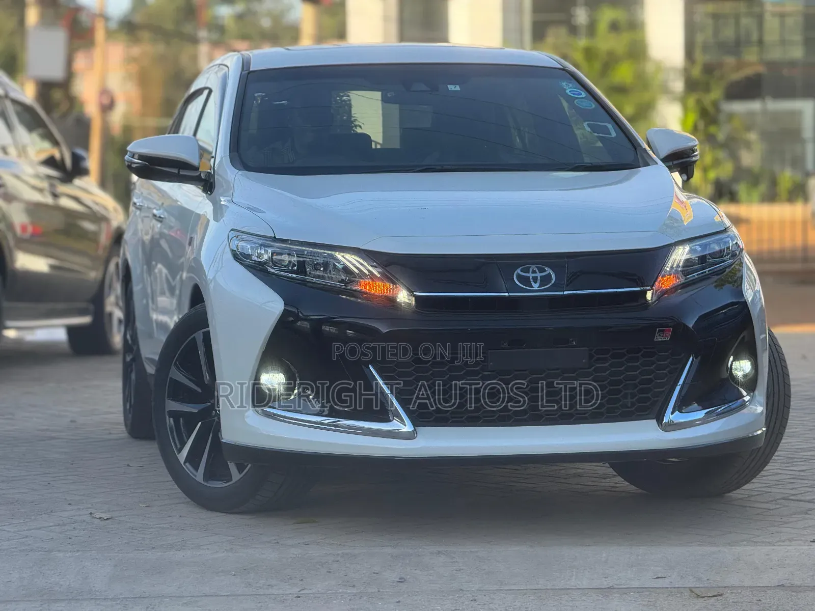 Toyota Harrier 2.0 Turbo GR Sport 2019 White