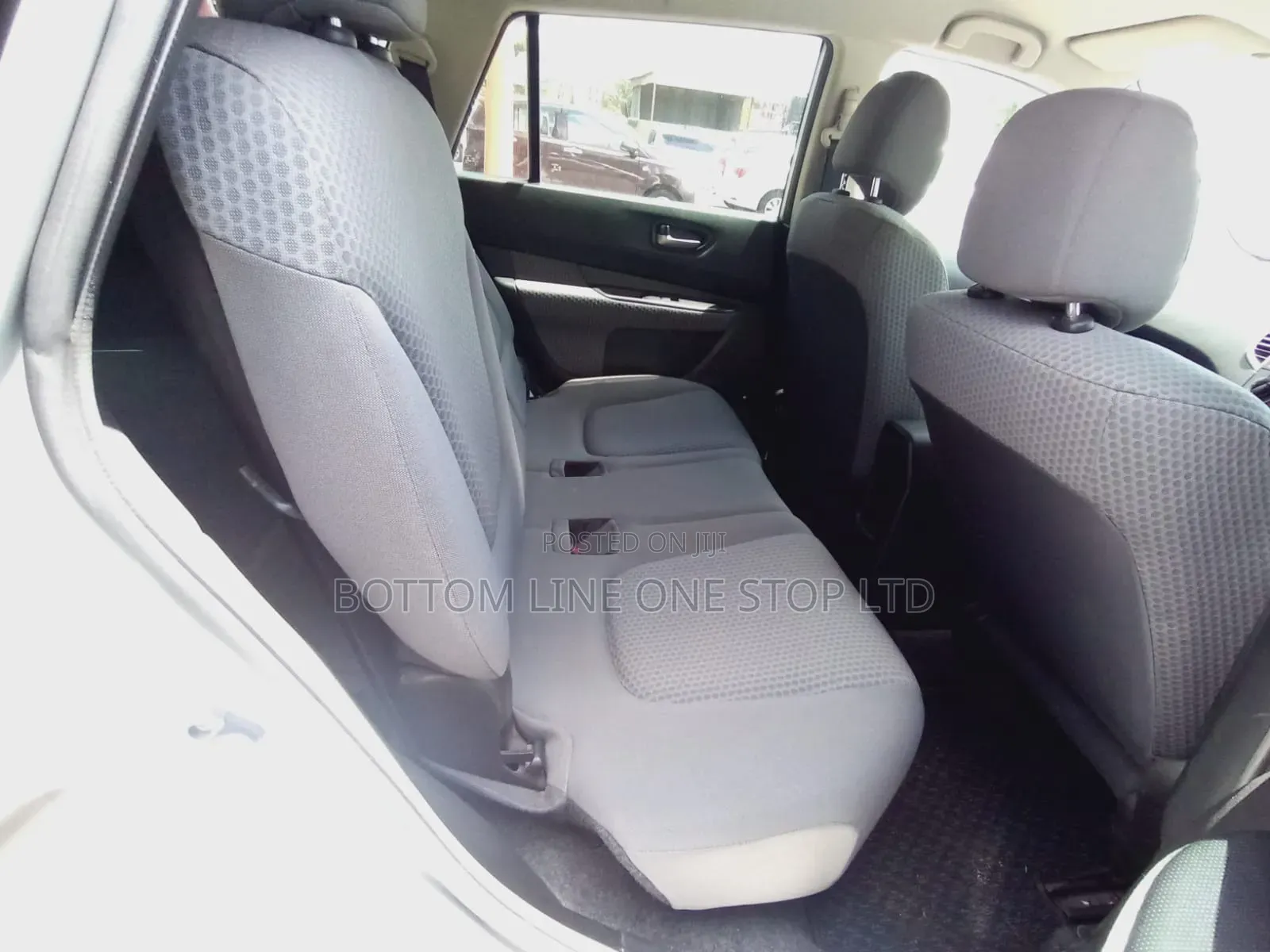 Nissan Wingroad 2017 Silver