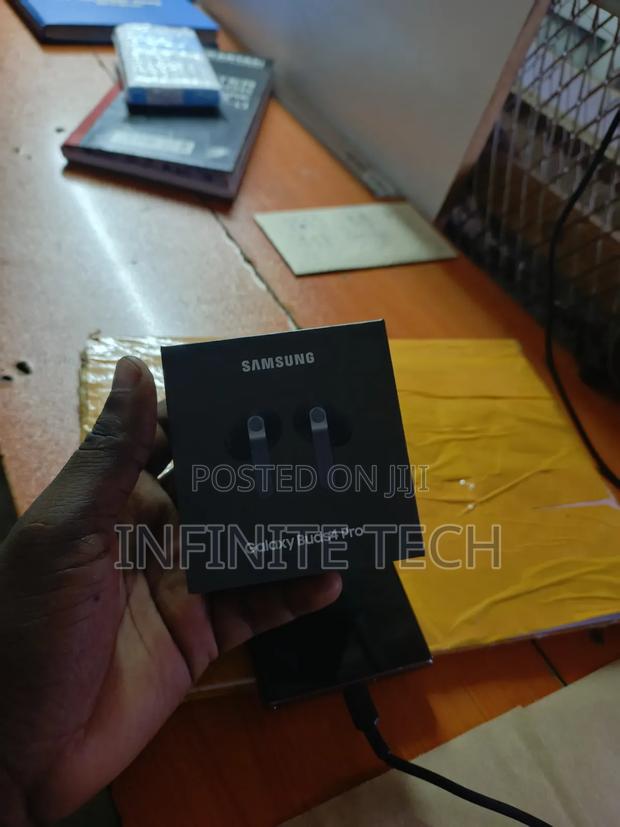 Samsung Galaxy Buds4 Pro - main view