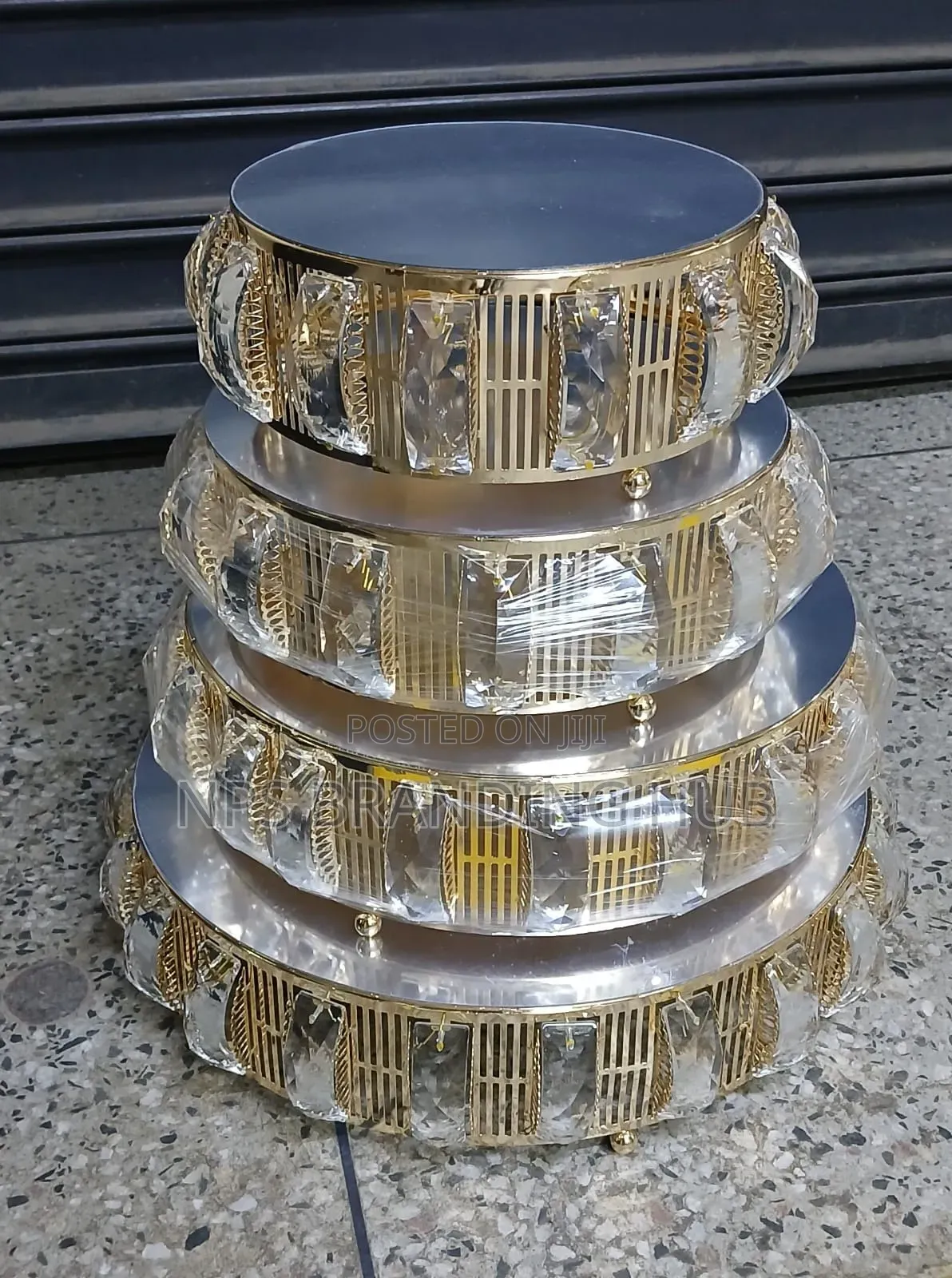 4pcs Iron Top With Crystals Cake Stand Size:20/25/30/35cm E.H