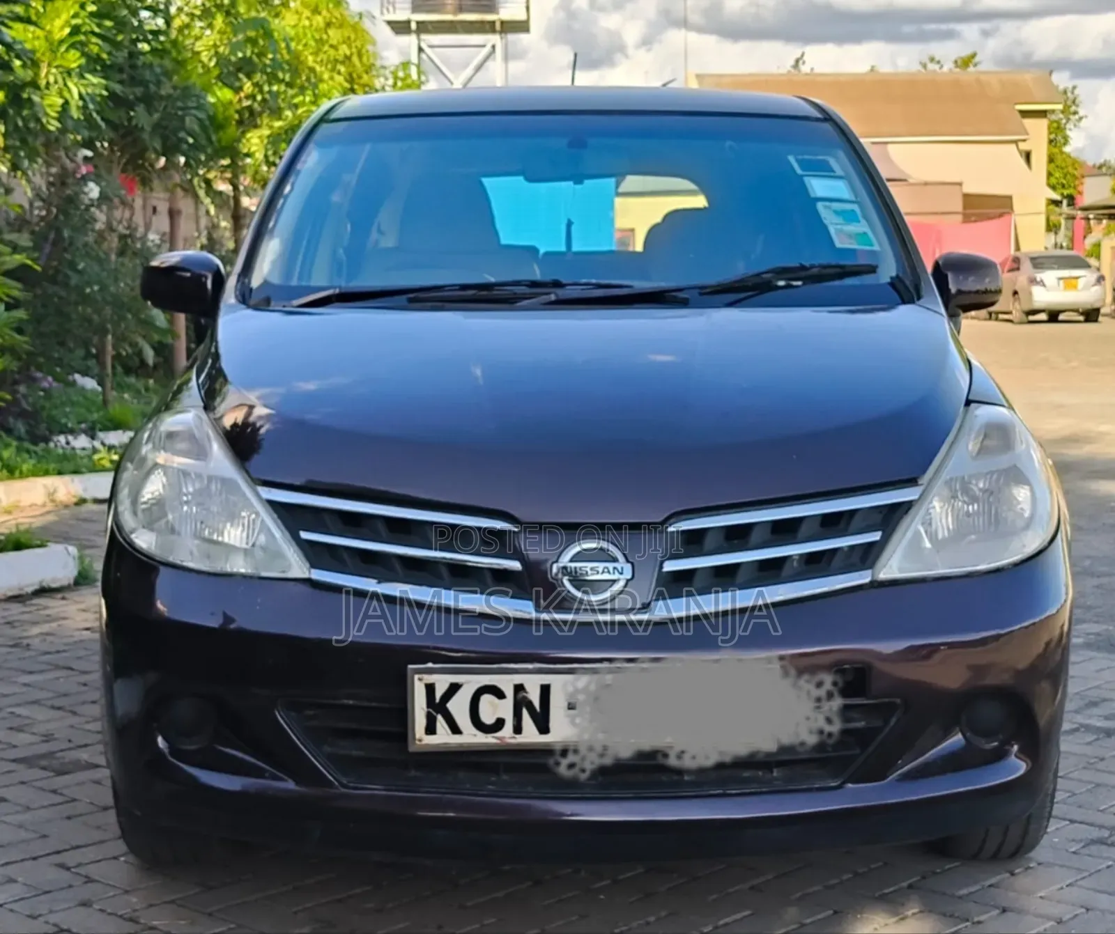 Nissan Tiida 2010 Maroon