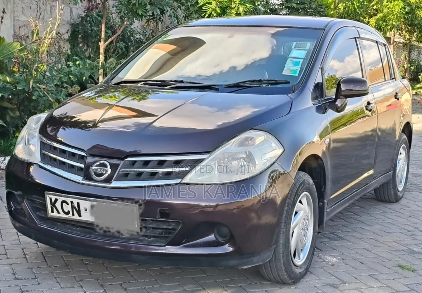 Nissan Tiida 2010 Maroon