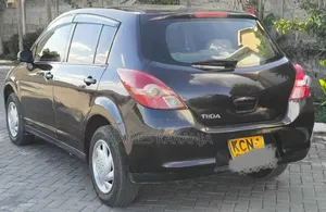 Nissan Tiida 2010 Maroon