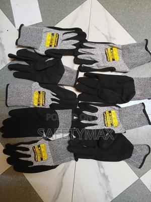 Ultimate Plus Anti-cut Gloves - thumbnail 2