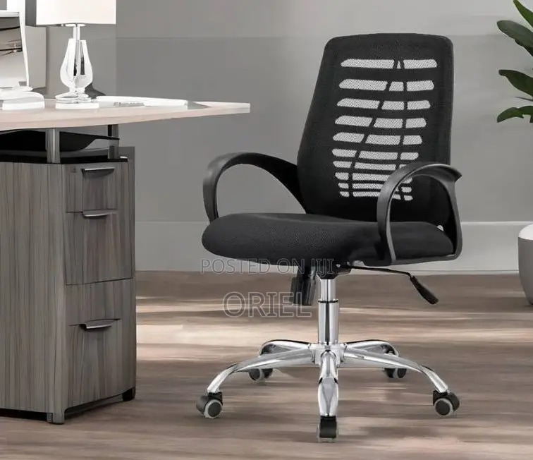 Office Chair : Medium Back Ergonomic Seat
