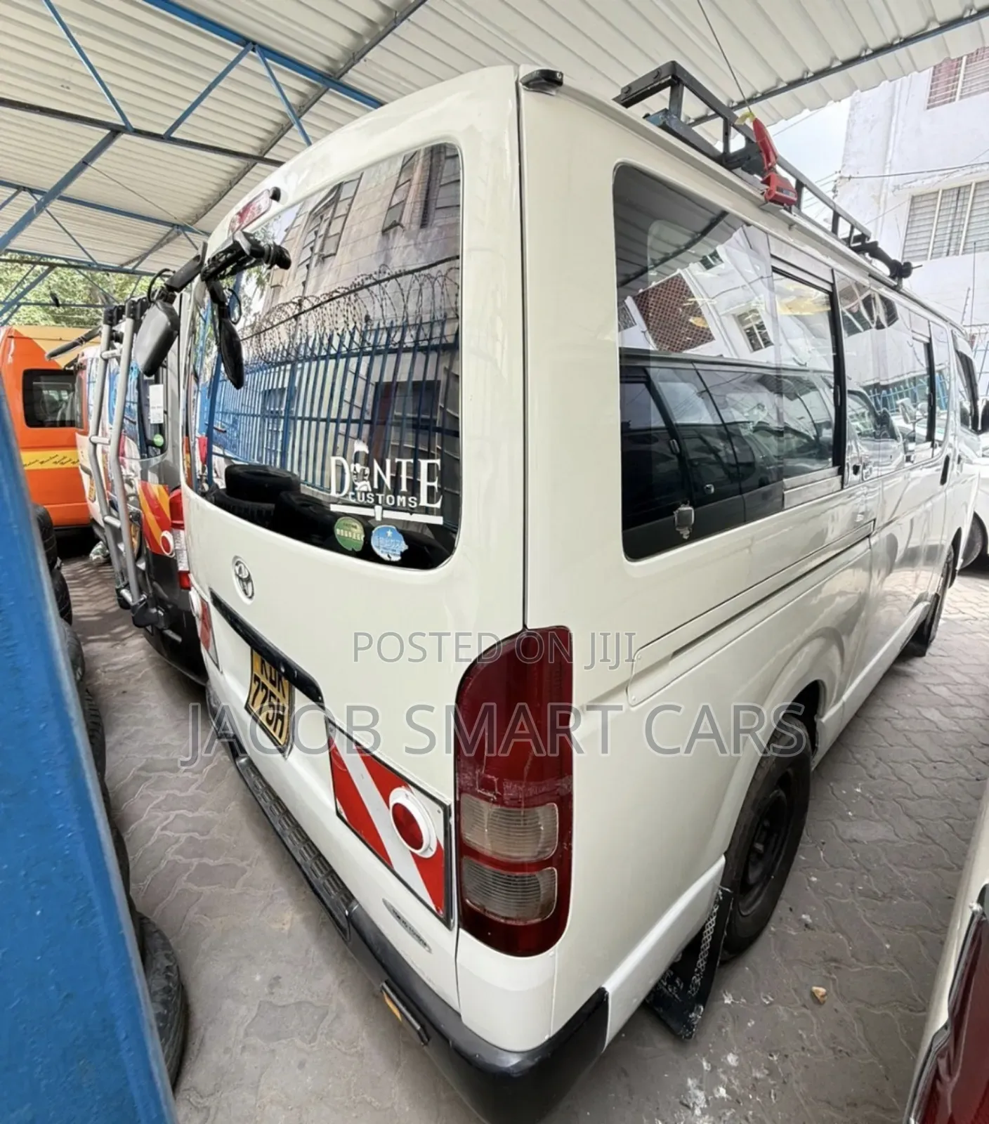 Toyota HiAce 2015 White