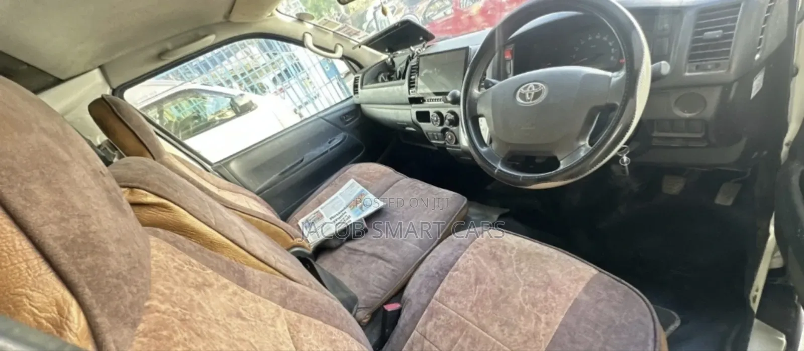 Toyota HiAce 2015 White