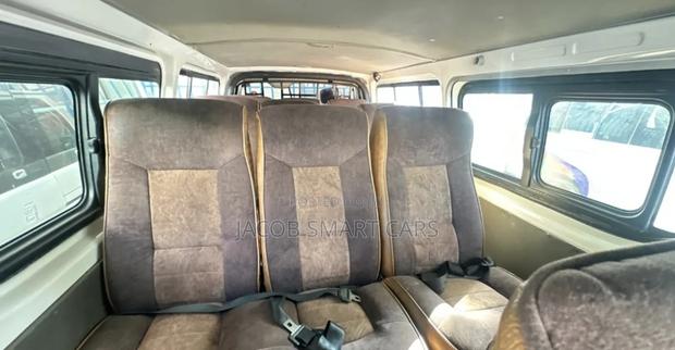 Toyota HiAce 2015 White - thumbnail 6
