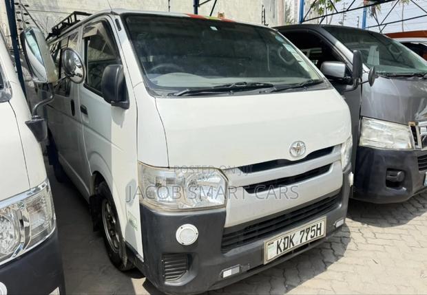 Toyota HiAce 2015 White - thumbnail 7