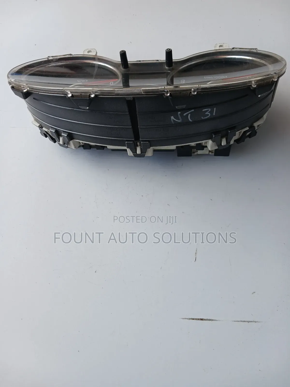 Dashboard Clock Nissan X-Trail Nt31