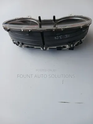 Dashboard Clock Nissan X-Trail Nt31