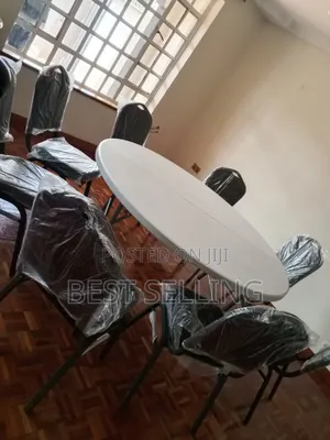Round White Folderable Table