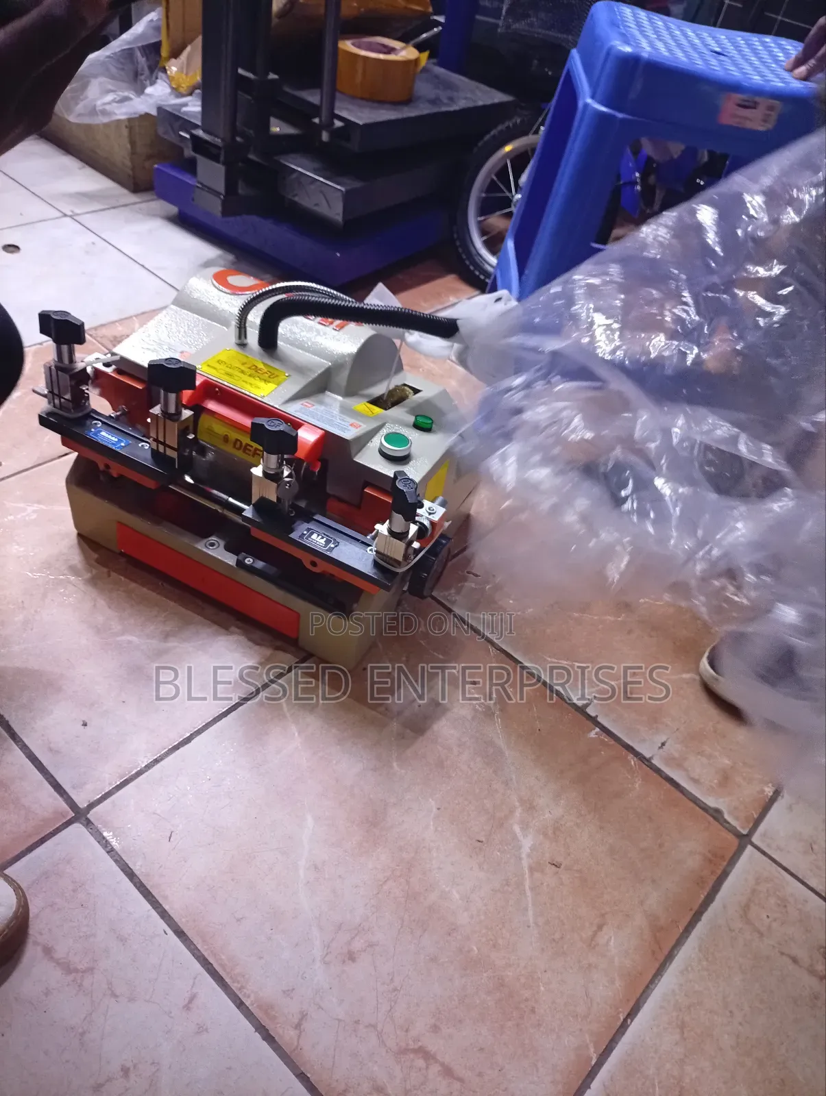 Professional Defy Key Cutter Machine/Defu Key Cutting