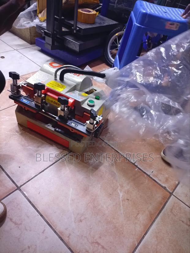 Professional Defy Key Cutter Machine/Defu Key Cutting