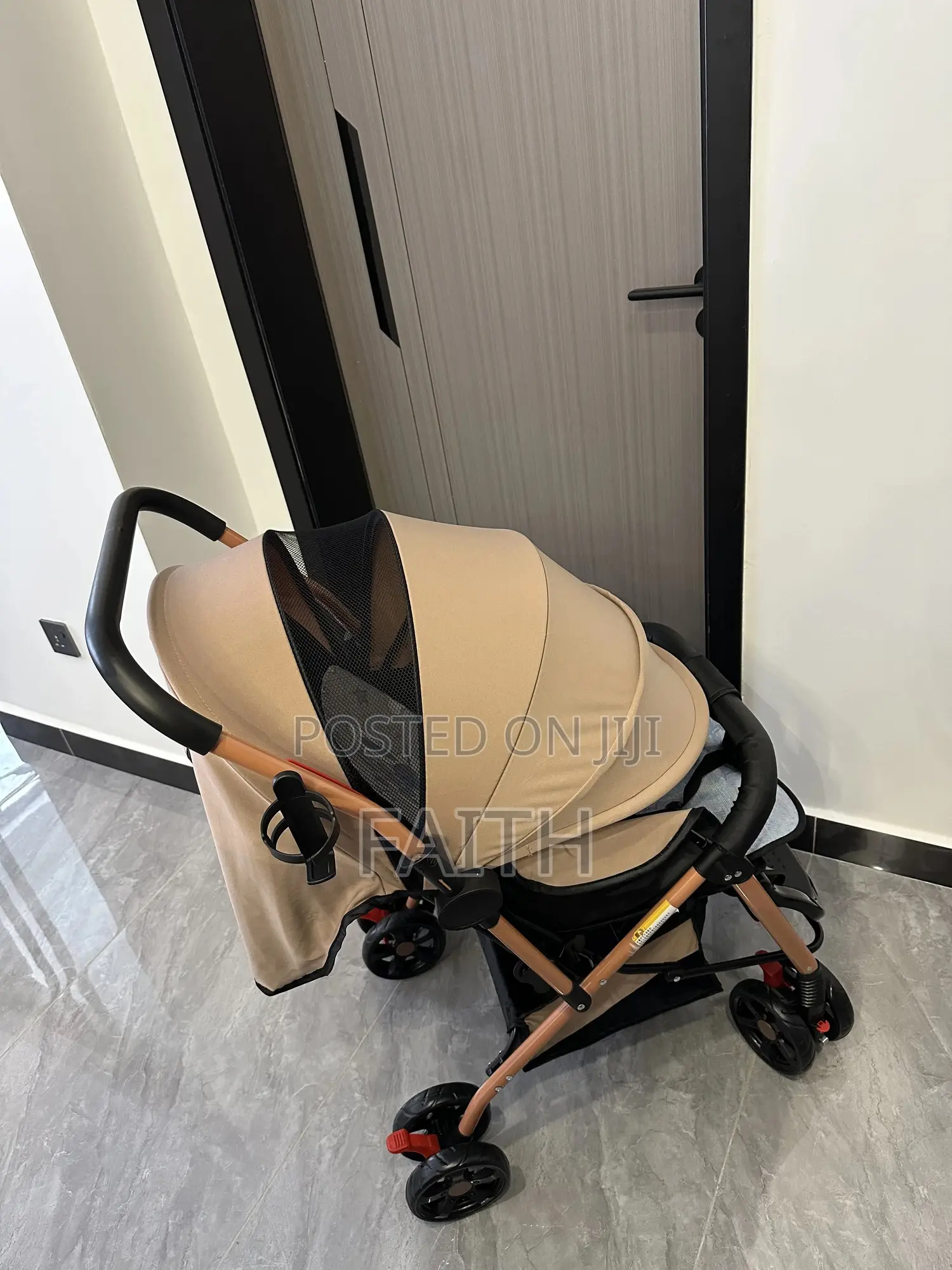 Modern, Lightweight Ultra-Comfy Baby Stroller With Reversible Handle