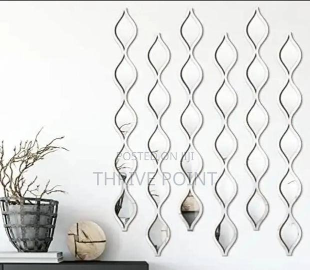*3 in 1 Wavy Decor Mirrors. - main view