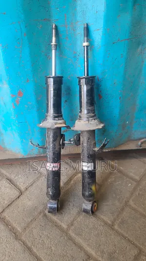 Front Nisaan Skyline 2012 Shocks