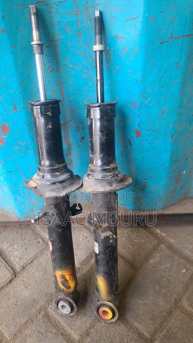 Front Nisaan Skyline 2012 Shocks - thumbnail 2